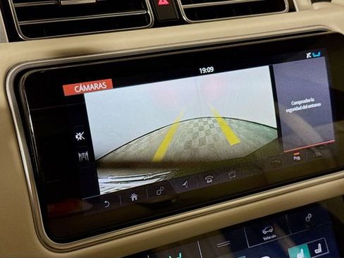 Certified 2020 Land Rover Range Rover Long Wheelbase HSE AWD/4WD image 17