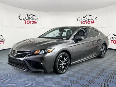 Used 2024 Toyota Camry SE FWD image 4