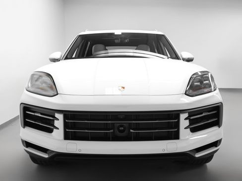 Certified 2026 Porsche Cayenne AWD/4WD image 8