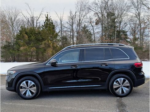 Used 2023 Mercedes-Benz EQB 300 4MATIC image 4