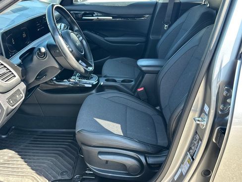 Used 2025 Kia Seltos S FWD image 9
