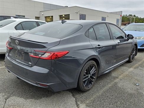 Used 2025 Toyota Camry SE image 7