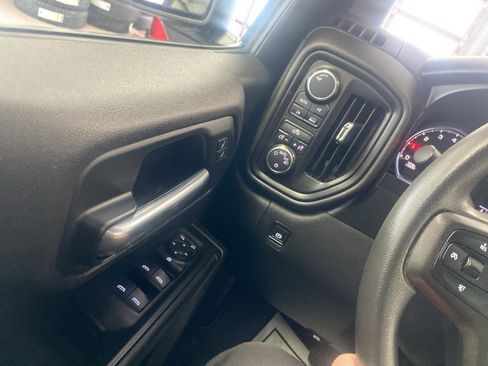 Used 2019 Chevrolet Silverado 1500 Custom w/ Custom Value Package image 30