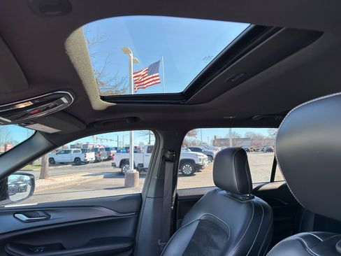 Used 2024 Jeep Grand Cherokee L Altitude image 15