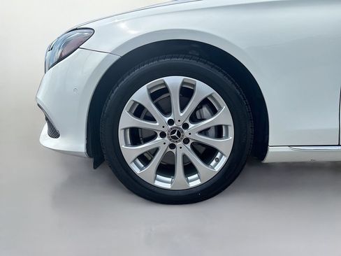 Used 2018 Mercedes-Benz E 300 image 14