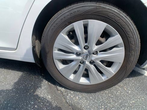 Used 2022 Nissan Sentra S FWD image 11