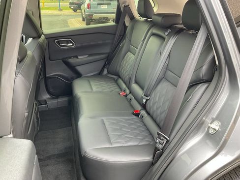 Used 2025 Nissan Rogue Platinum AWD/4WD image 21
