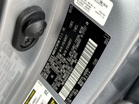 Used 2025 Toyota Corolla Cross AWD Hybrid image 29