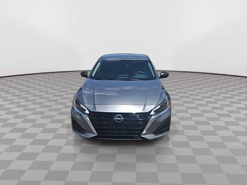 Used 2024 Nissan Altima 2.5 SV FWD image 3