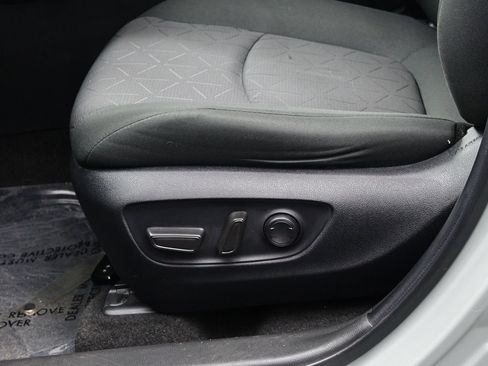 Used 2023 Toyota RAV4 XLE AWD/4WD image 11