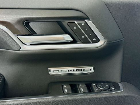 New 2026 GMC Sierra 1500 Denali w/ Technology Package AWD/4WD image 12