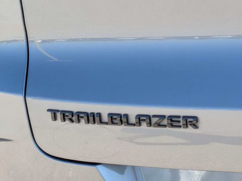 Used 2021 Chevrolet TrailBlazer RS w/ Technology Package FWD image 15