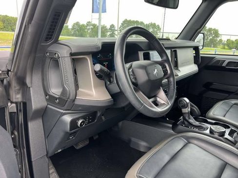 Used 2025 Ford Bronco Outer Banks w/ Sasquatch Package AWD/4WD image 14