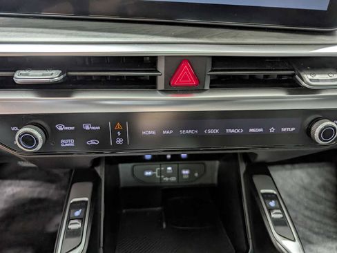 Certified 2025 Kia Sorento X-Line EX AWD/4WD image 34