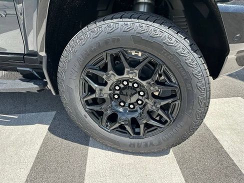 New 2025 GMC Hummer EV 2X AWD/4WD image 3