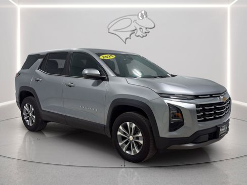 Used 2025 Chevrolet Equinox LT FWD image 7