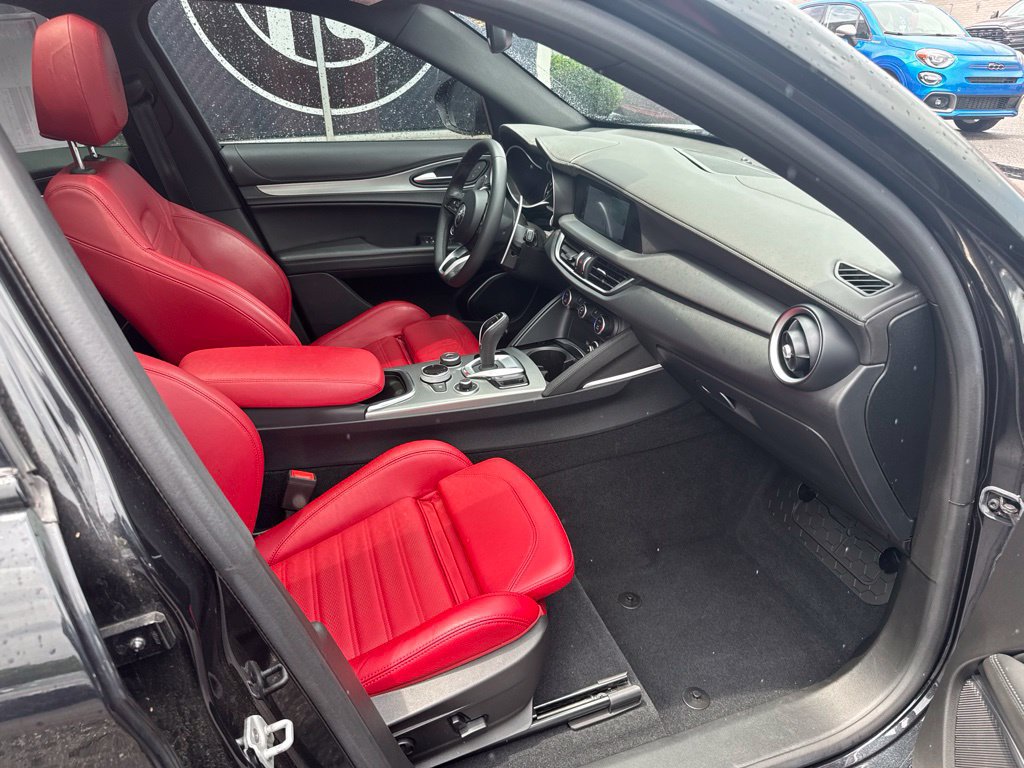 Used 2023 Alfa Romeo Stelvio Veloce AWD/4WD image 66