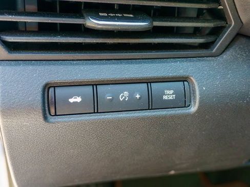 Used 2023 Nissan Altima 2.5 SR AWD/4WD image 19