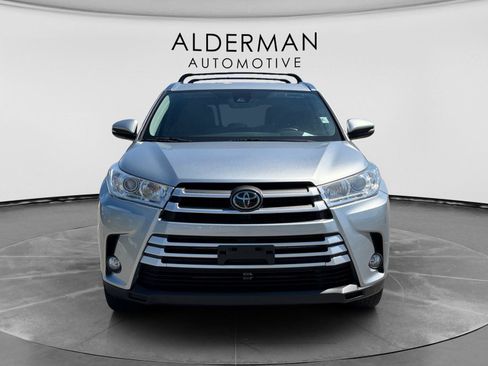 Used 2019 Toyota Highlander XLE AWD/4WD image 9