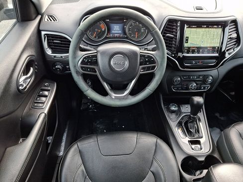 Used 2019 Jeep Cherokee Limited image 11