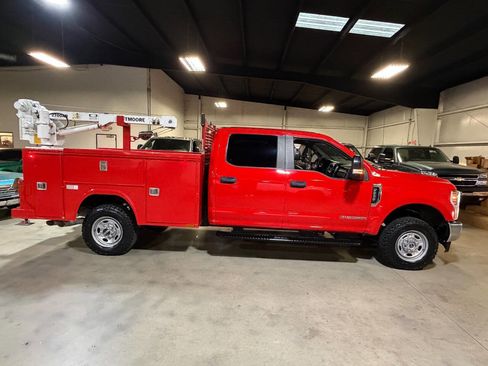 Used 2018 Ford F250 XL w/ Power Equipment Group image 4