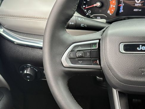 Used 2023 Jeep Compass Limited AWD/4WD image 34