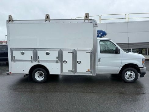 New 2026 Ford E-350 and Econoline 350 Super Duty w/ Power Equipment Group RWD image 2
