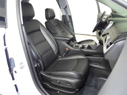 Used 2022 GMC Terrain SLT image 18