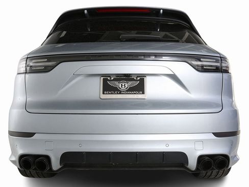 Used 2021 Porsche Cayenne GTS w/ Premium Package Plus image 10