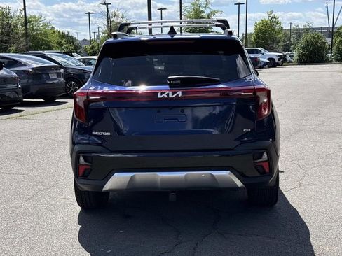 Used 2024 Kia Seltos SX w/ SX Sunroof Package AWD/4WD image 3