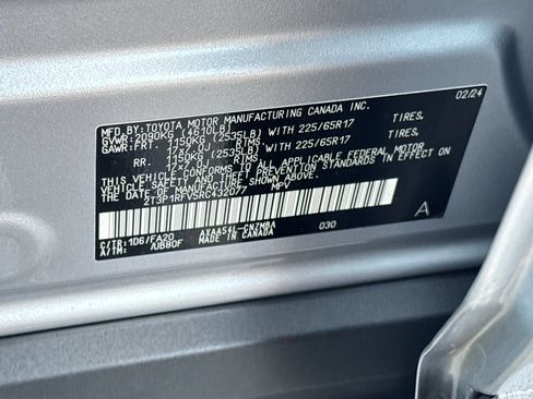 Used 2024 Toyota RAV4 XLE AWD/4WD image 46