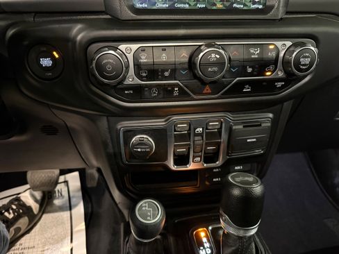 Used 2022 Jeep Wrangler Unlimited Sport AWD/4WD image 62