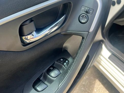 Used 2015 Nissan Altima 2.5 SV w/ Convenience Package FWD image 13