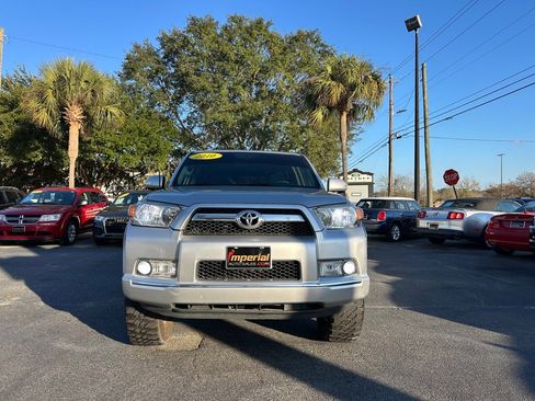 Used 2010 Toyota 4Runner SR5 image 2