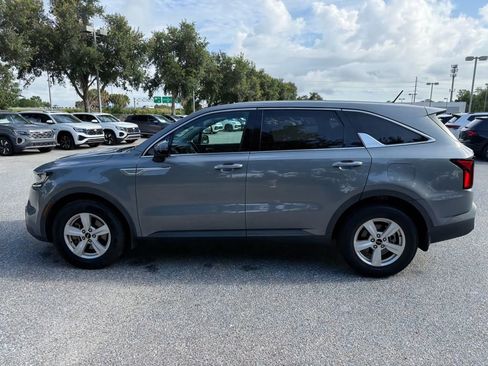 Used 2023 Kia Sorento LX FWD image 15