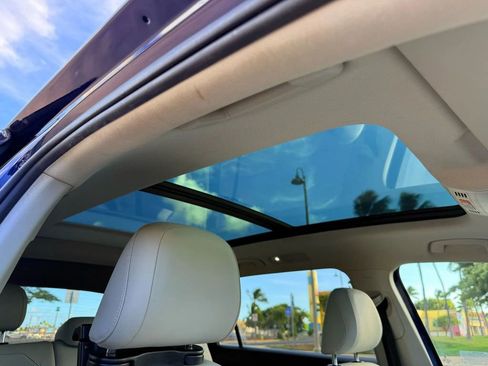 Used 2021 Volkswagen Tiguan SEL image 15