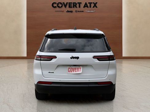 Used 2023 Jeep Grand Cherokee L Laredo AWD/4WD image 4