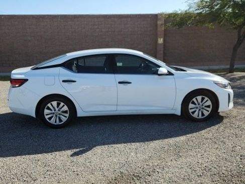 Used 2024 Nissan Sentra S image 4