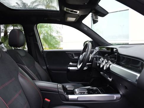 Used 2021 Mercedes-Benz GLB 250 GLB 250 image 31