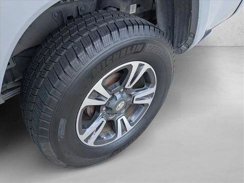 Used 2019 Toyota Tacoma TRD Sport w/ Technology Package AWD/4WD image 20