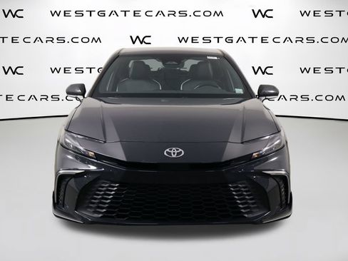 Used 2025 Toyota Camry SE w/ Convenience Package FWD image 2
