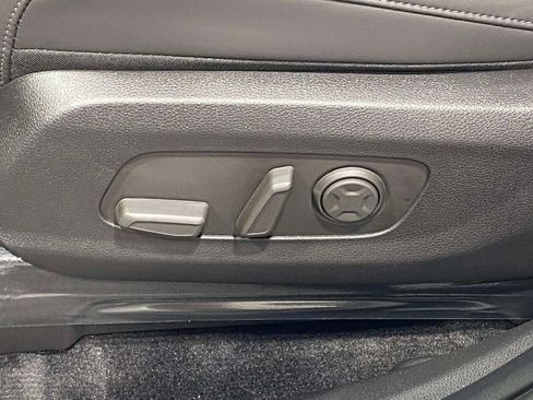 New 2026 Kia Carnival FWD image 16