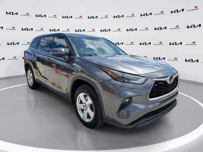 Used 2022 Toyota Highlander LE