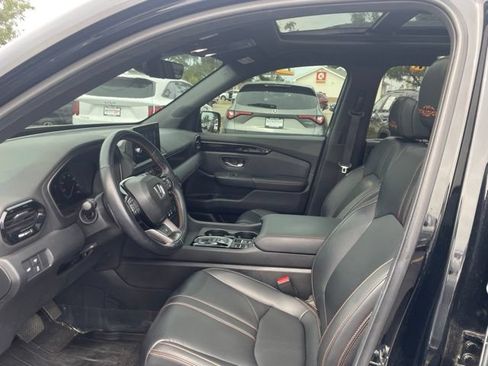 Used 2024 Honda Pilot TrailSport image 9