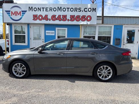 Used 2020 Ford Fusion SE FWD image 1