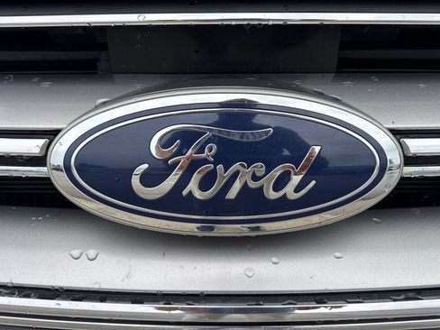 Used 2018 Ford Edge SEL w/ Equipment Group 201A AWD/4WD image 12