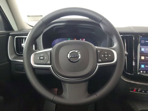 Certified 2025 Volvo XC60 B5 Core image 18