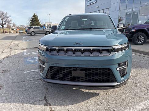 New 2026 Jeep Grand Wagoneer Summit image 10