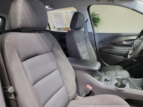 Used 2023 GMC Terrain SLE w/ Driver Convenience Package FWD image 16