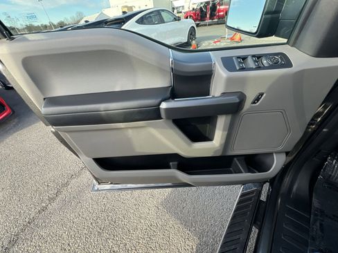 Used 2016 Ford F150 XLT w/ Equipment Group 302A Luxury image 15